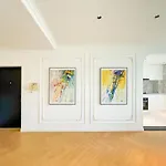 Eastern Hub - Bund Branch Simply Luxurious 4 King Beds, Big French Windows With Bund Views