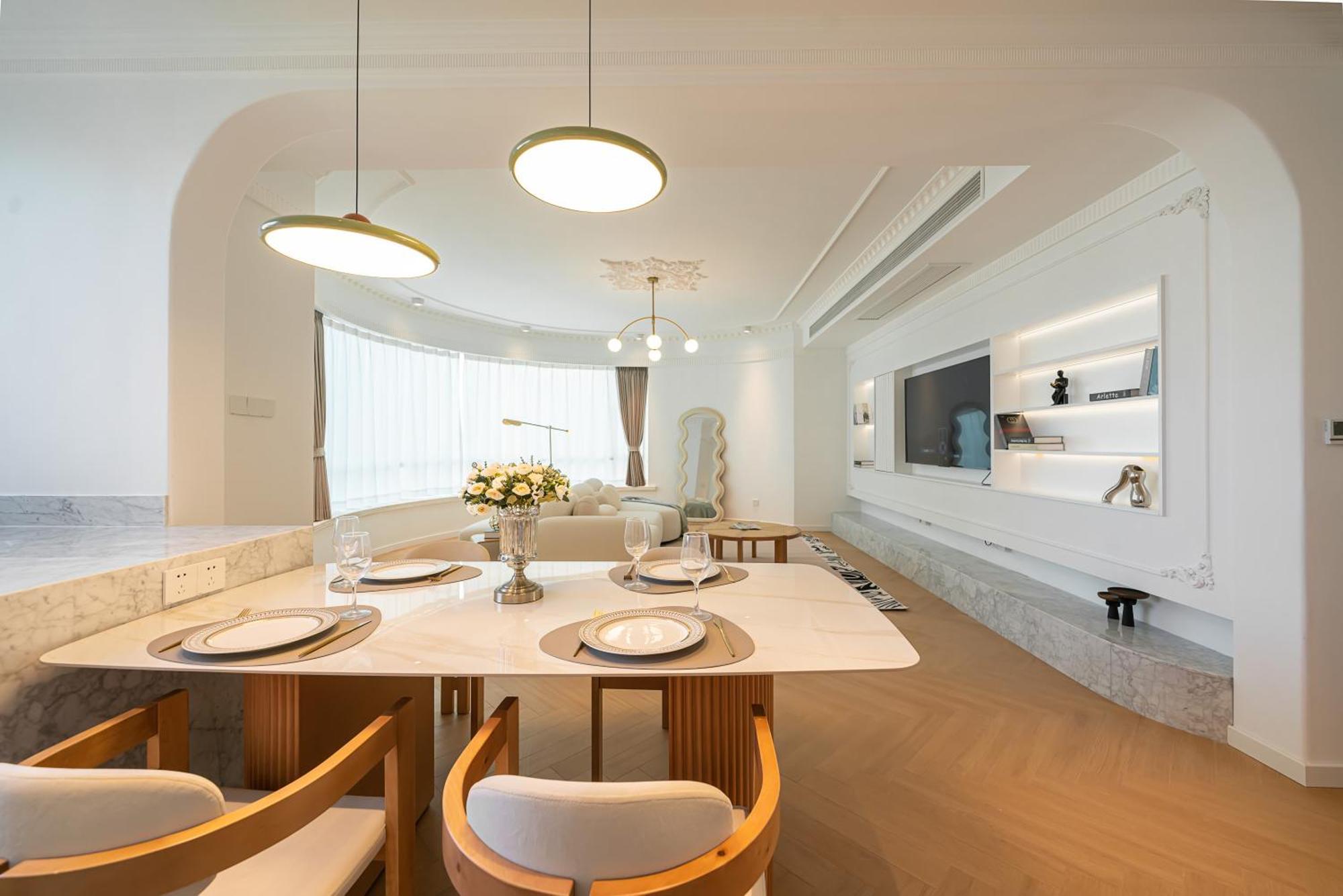 Eastern Hub - Bund Branch Simply Luxurious 4 King Beds, Big French Windows With Bund Views Apartment *
