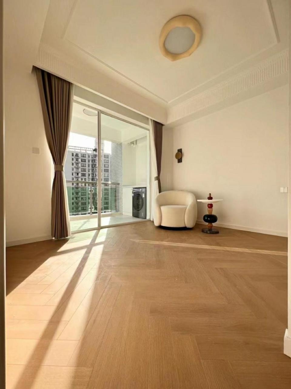 Eastern Hub - Bund Branch Simply Luxurious 4 King Beds, Big French Windows With Bund Views Apartment *
