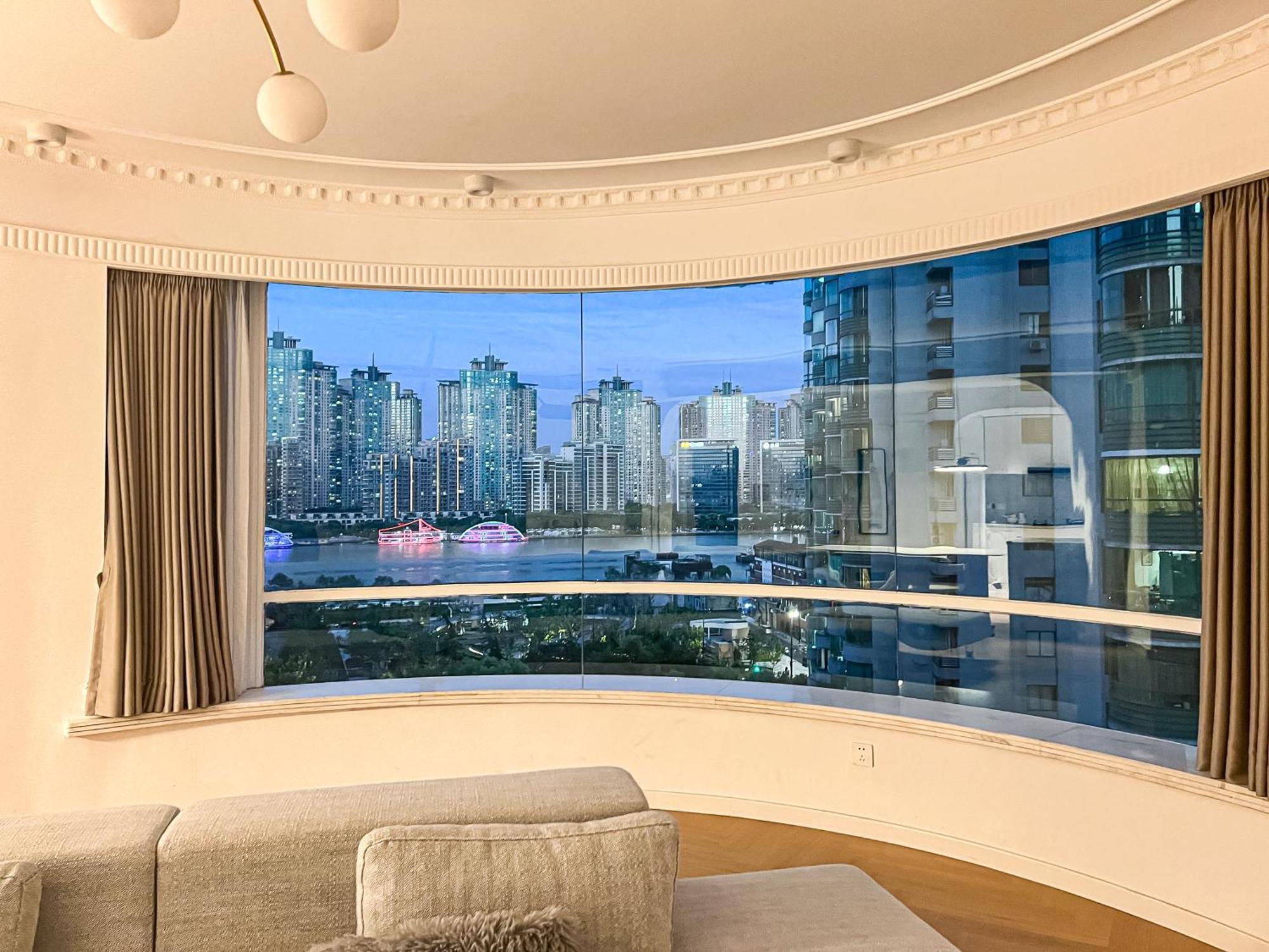 Apartment Eastern Hub - Bund Branch Simply Luxurious 4 King Beds, Big French Windows With Bund Views