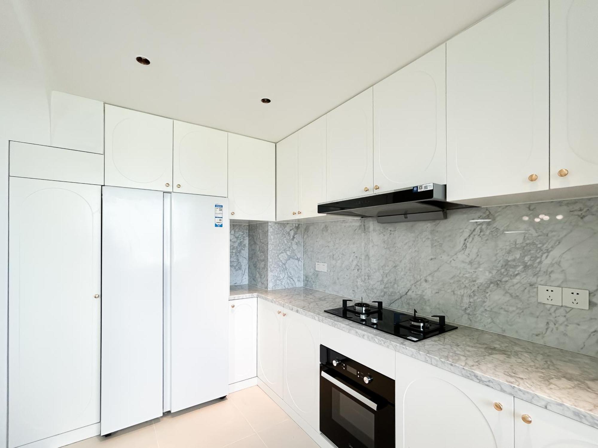 Eastern Hub - Bund Branch Simply Luxurious 4 King Beds, Big French Windows With Bund Views Apartment