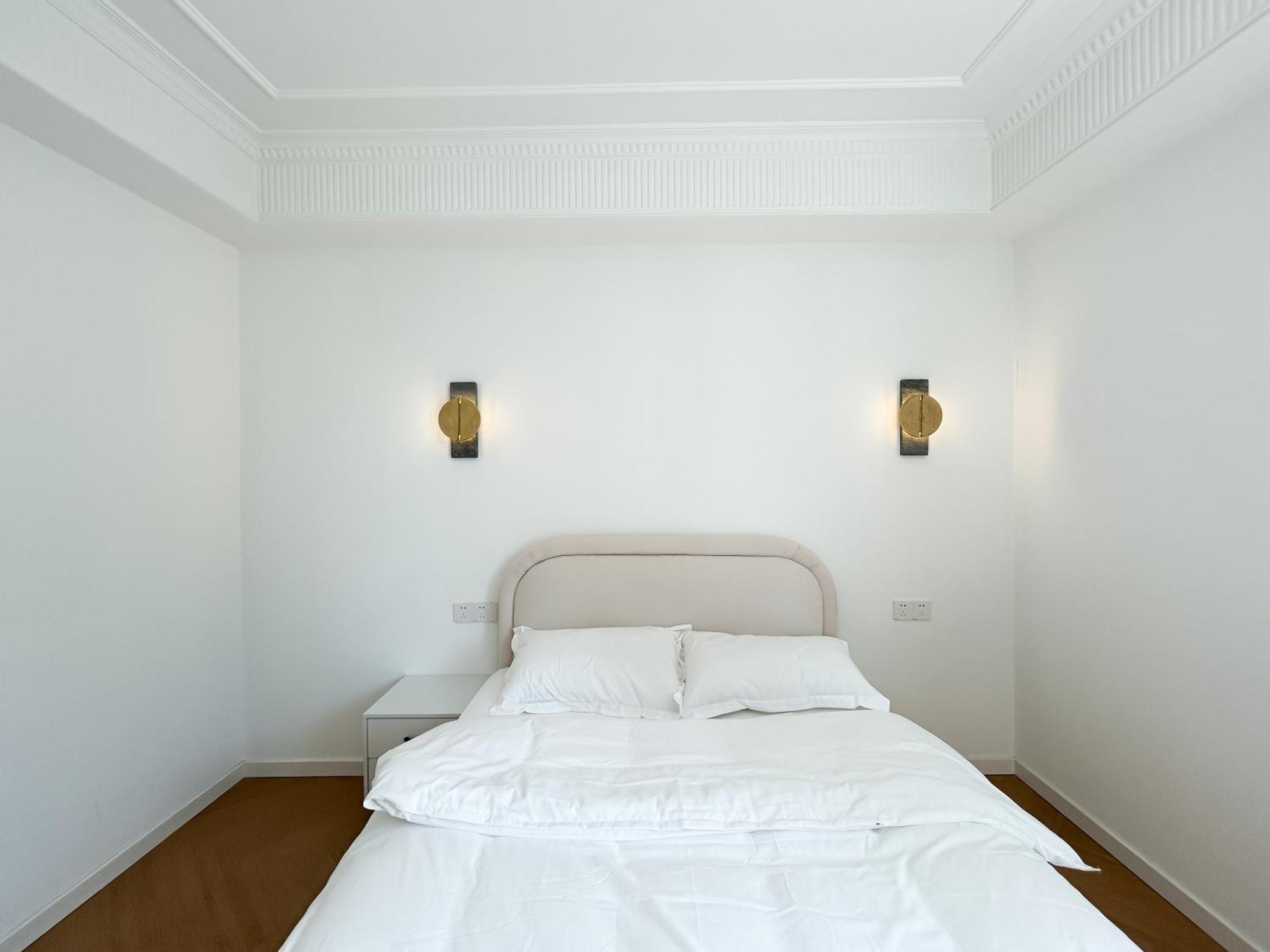 Apartment Eastern Hub - Bund Branch Simply Luxurious 4 King Beds, Big French Windows With Bund Views