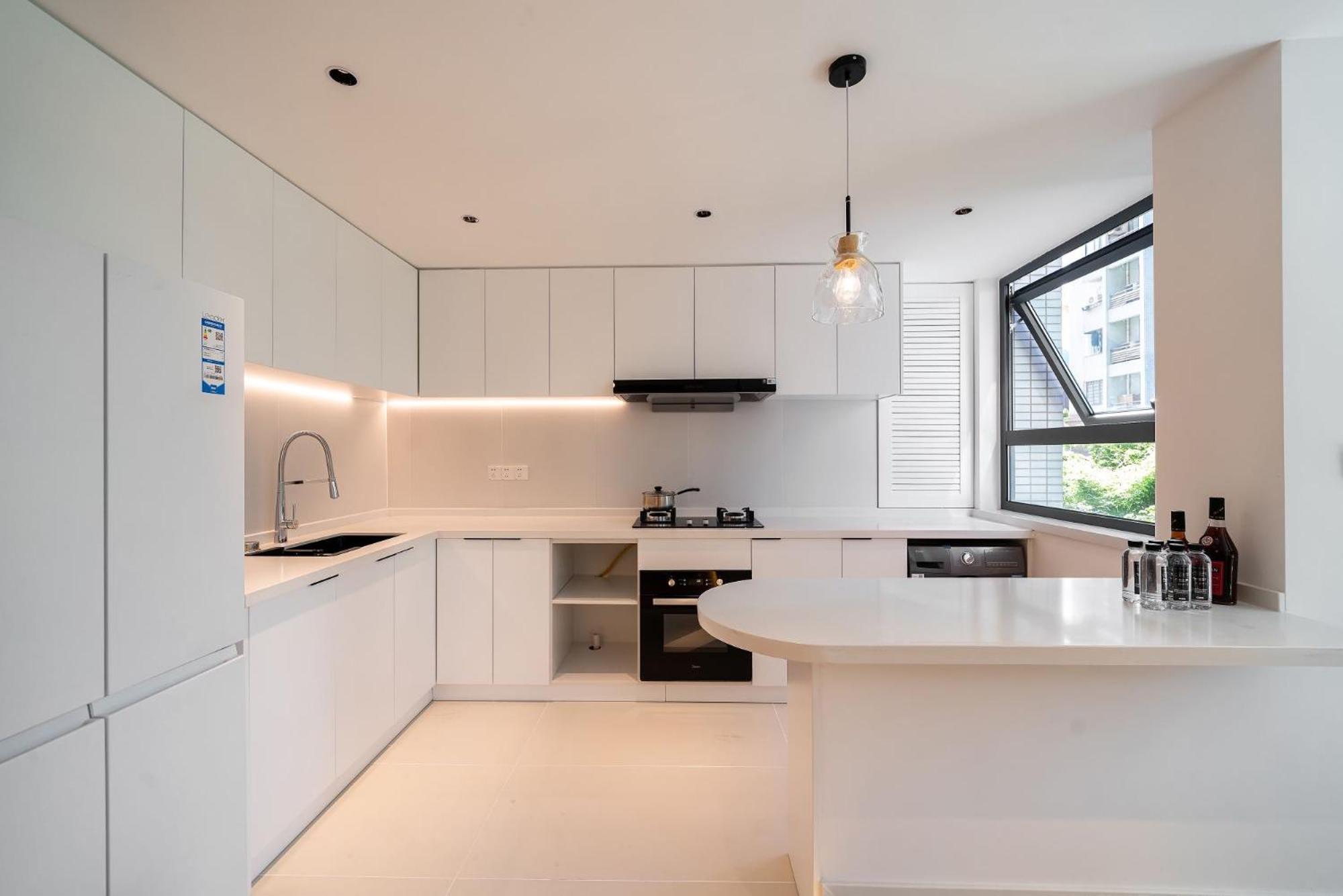 Apartment Eastern Hub - Bund Branch Simply Luxurious 4 King Beds, Big French Windows With Bund Views *