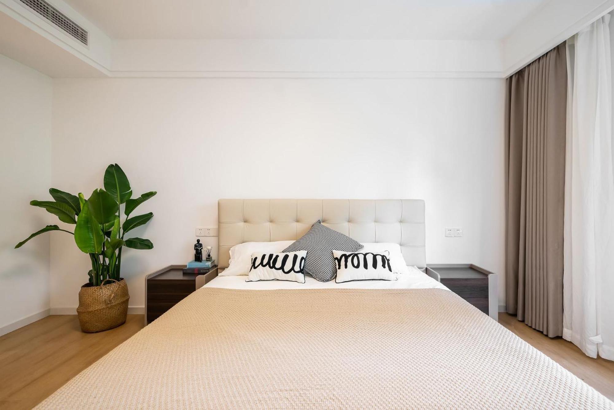 Eastern Hub - Bund Branch Simply Luxurious 4 King Beds, Big French Windows With Bund Views Apartment Shanghai