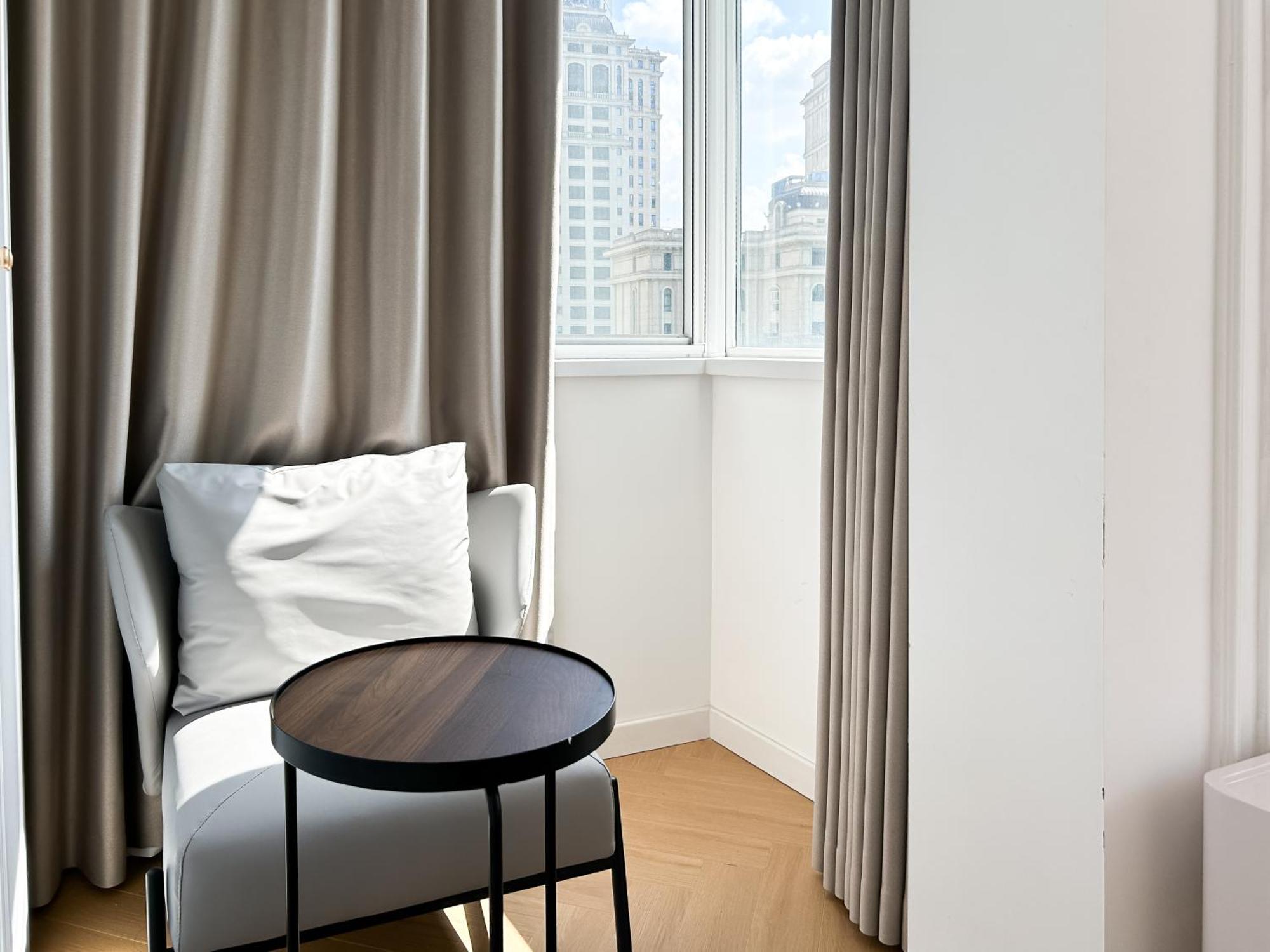 Eastern Hub - Bund Branch Simply Luxurious 4 King Beds, Big French Windows With Bund Views Apartment Shanghai
