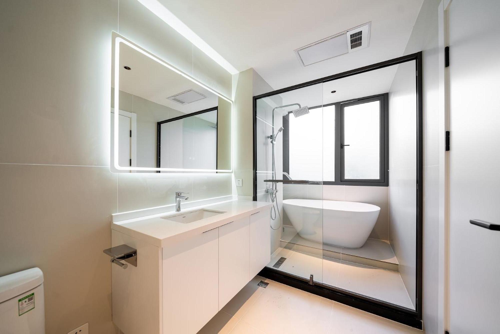 Apartment Eastern Hub - Bund Branch Simply Luxurious 4 King Beds, Big French Windows With Bund Views Shanghai